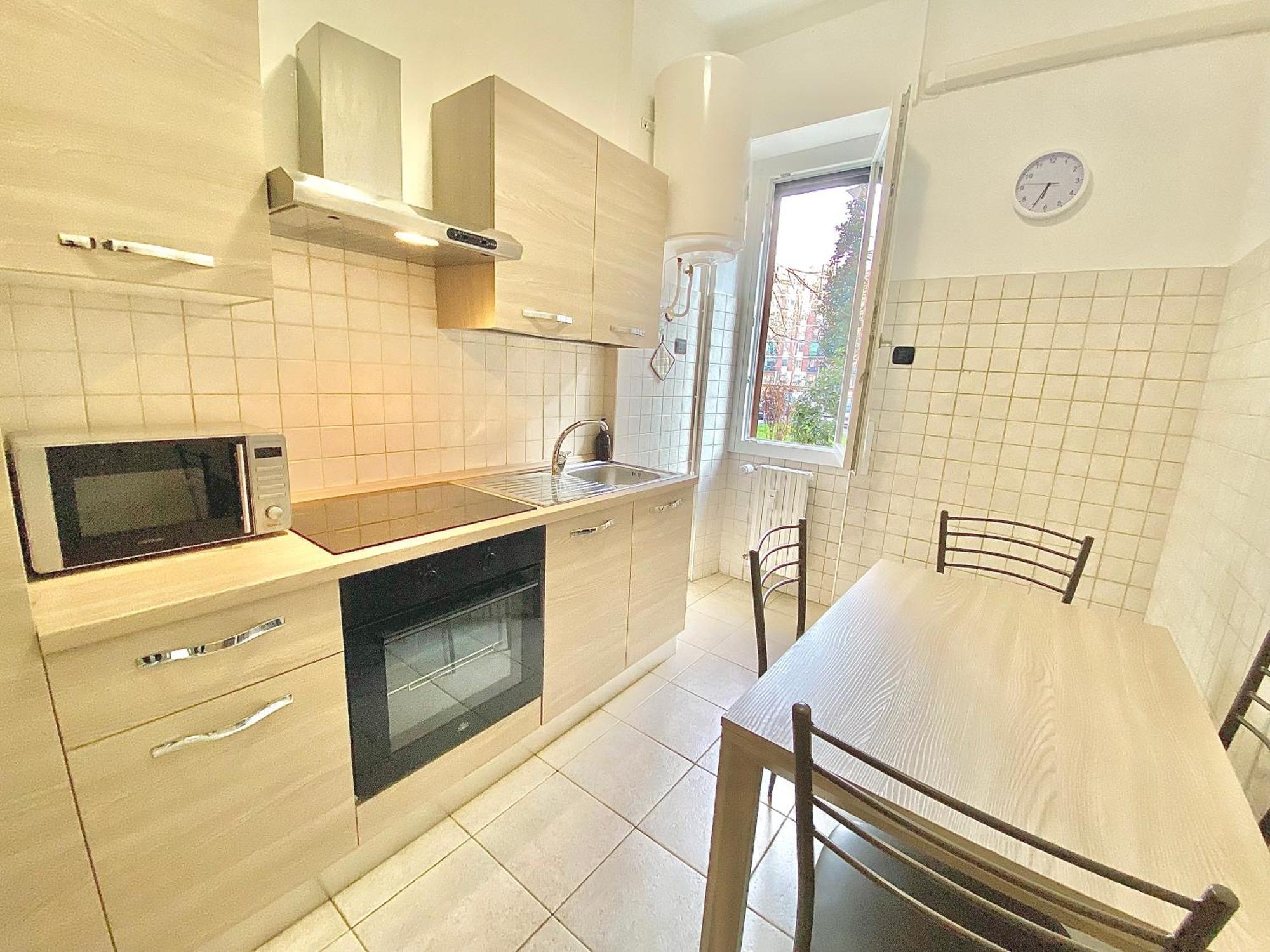 Famagosta Home, Navigli Style, Accanto A Metropolitana M2 Verde, Confortevole E Spazioso Per Gruppi O Famiglie *