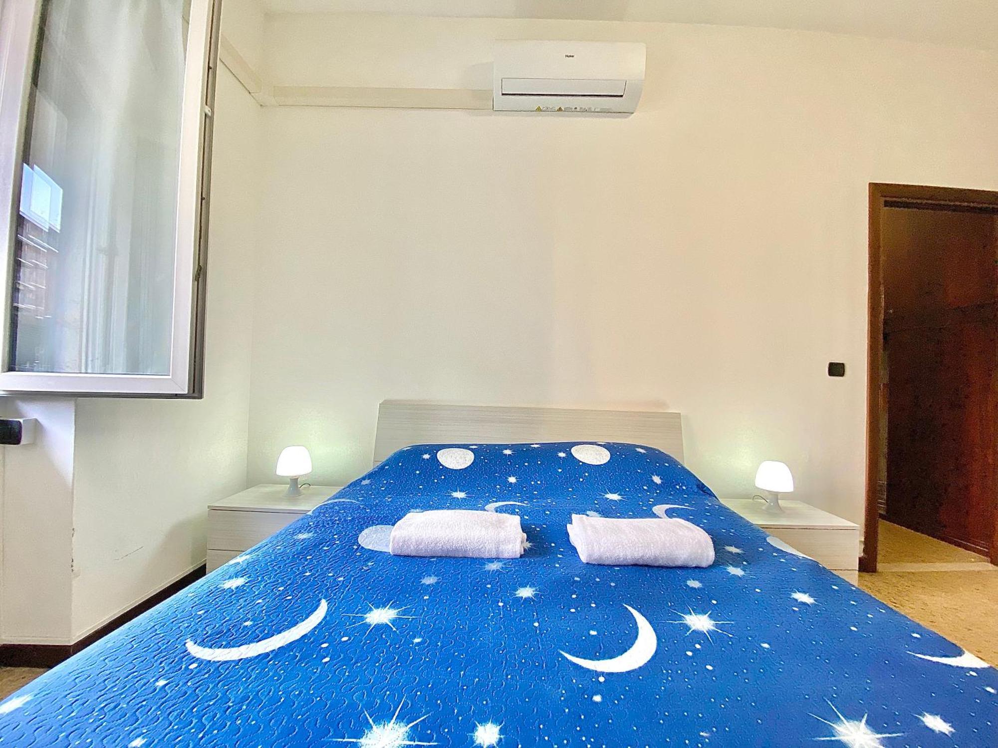 Famagosta Home, Navigli Style, Accanto A Metropolitana M2 Verde, Confortevole E Spazioso Per Gruppi O Famiglie Milan