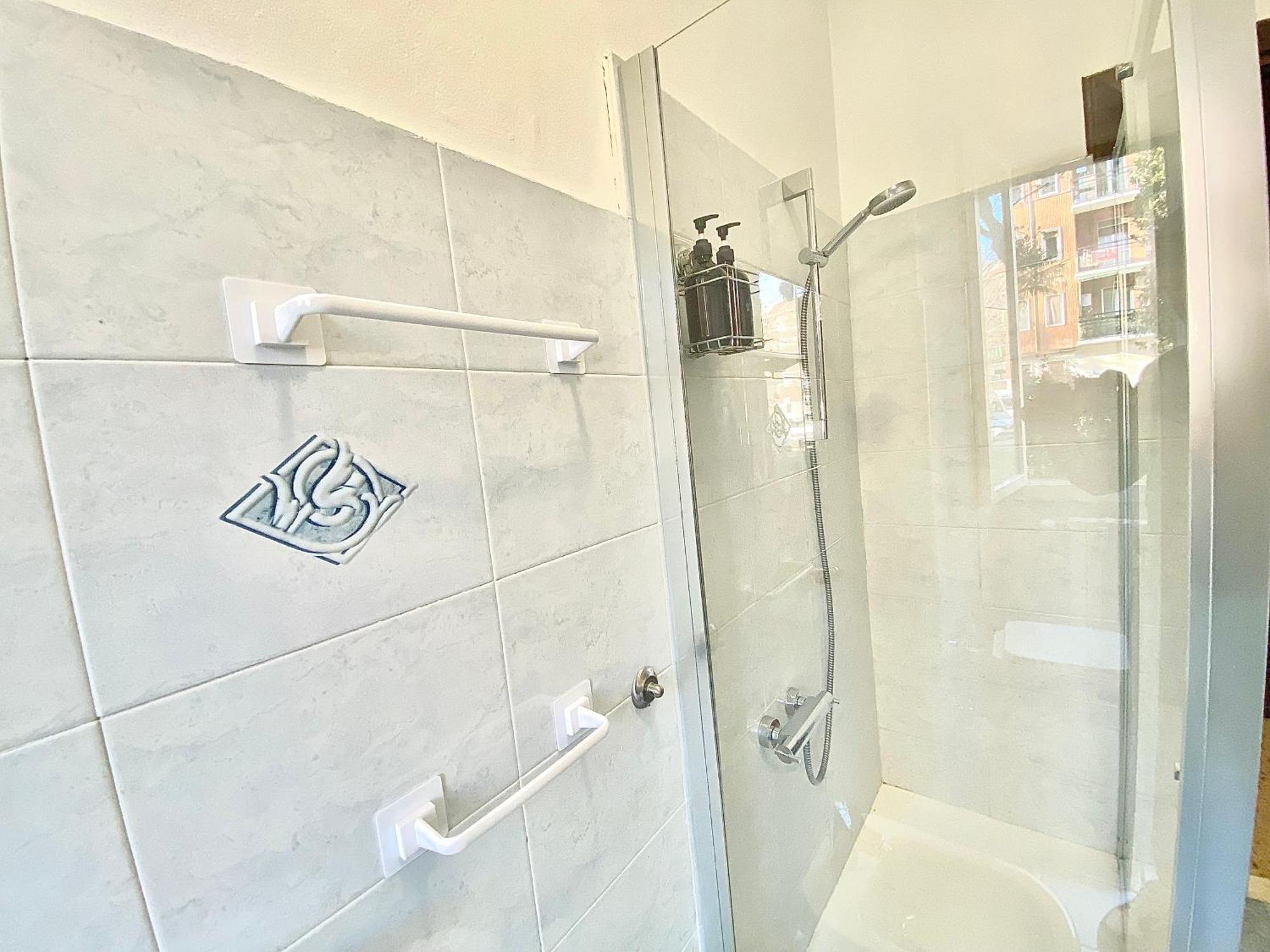 Appartement Famagosta Home, Navigli Style, Accanto A Metropolitana M2 Verde, Confortevole E Spazioso Per Gruppi O Famiglie